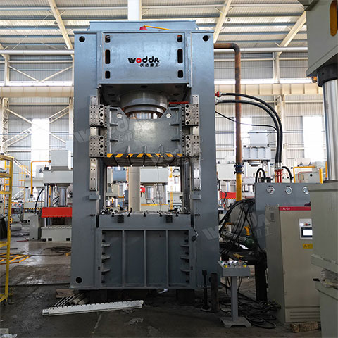 800噸BDF水箱板液壓機