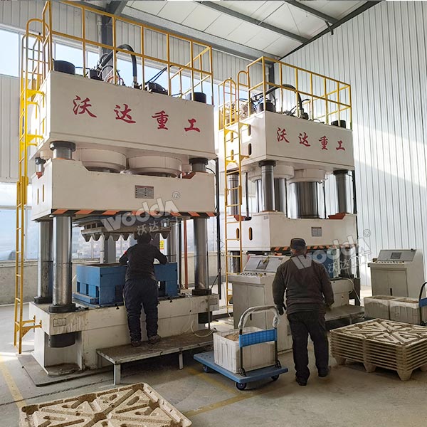 1600噸木屑托盤液壓機