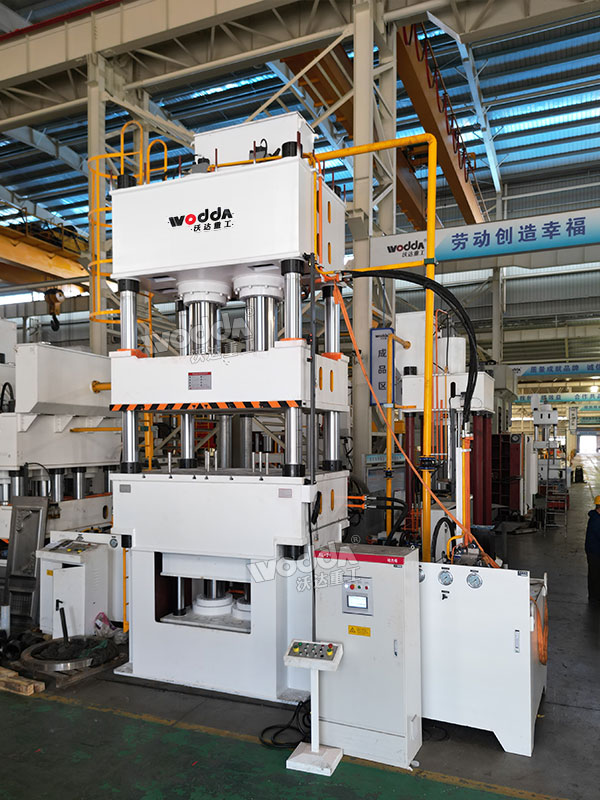 630噸三梁四柱液壓機(jī)