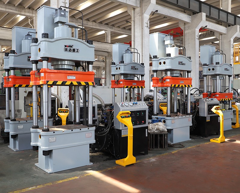 200噸汽車(chē)配件拉伸液壓機(jī) 200噸汽車(chē)配件拉伸液壓機(jī)