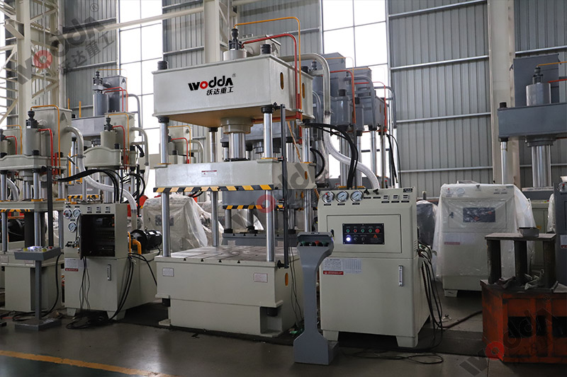 100噸薄板拉伸液壓機(jī) 100噸薄板拉伸液壓機(jī)