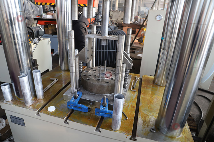 500噸動力電池電芯鋁殼拉伸液壓機模具 500噸動力電池電芯鋁殼拉伸液壓機模具