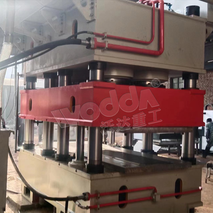 3000噸鋼木門壓花機客戶現場