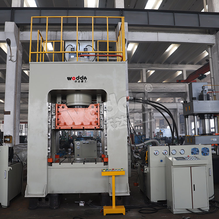 500噸框架式液壓機(jī) 500噸框架式液壓機(jī)