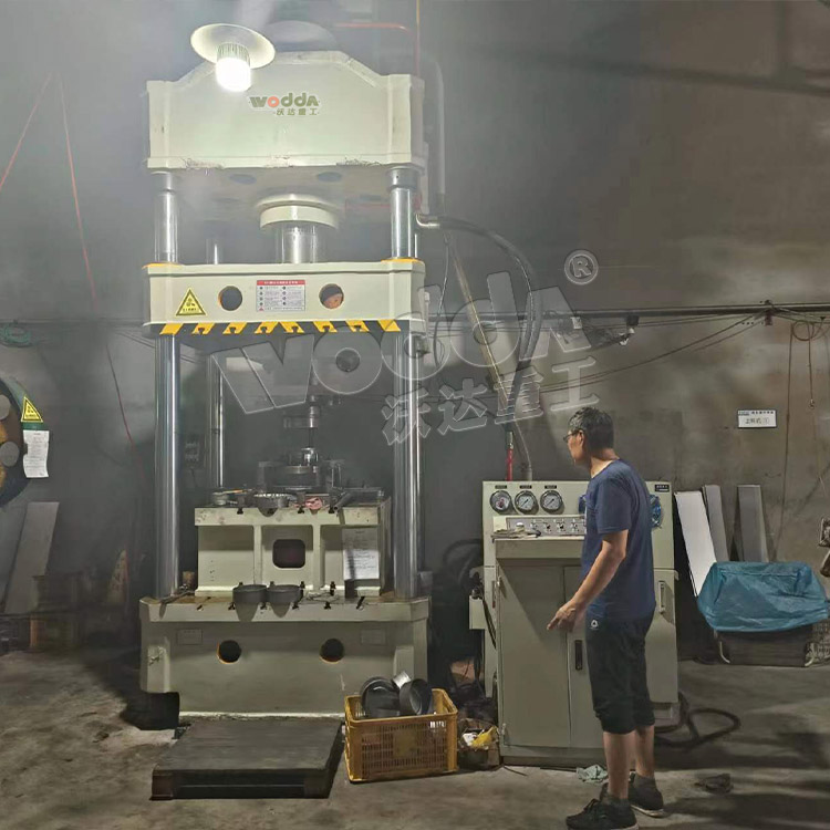 315噸上置液壓墊拉伸液壓機 315噸上置液壓墊拉伸液壓機