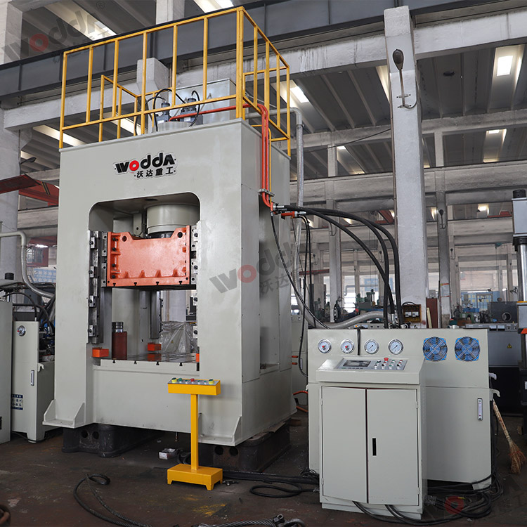 框架式液壓機(jī) 框架式液壓機(jī)