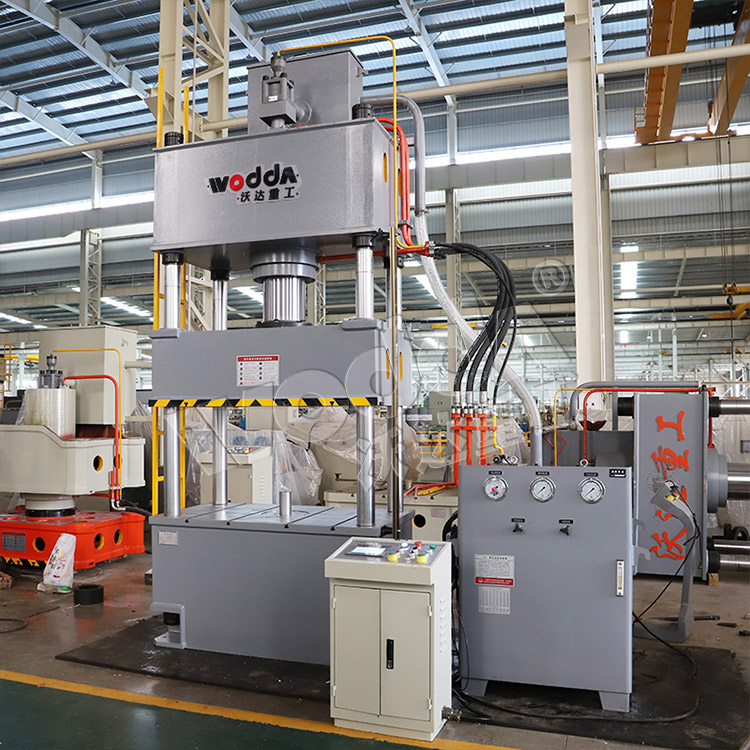 200噸下頂缸式拉伸液壓機(jī) 200噸下頂缸式拉伸液壓機(jī)