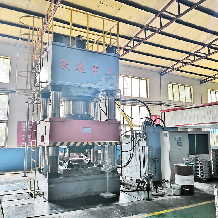 2000噸四柱液壓機 2000噸四柱液壓機