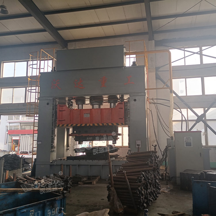 1000噸汽車零部件成型液壓機(jī) 1000噸汽車零部件成型液壓機(jī)