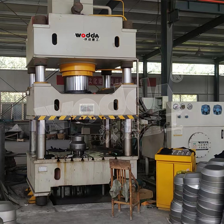 500噸不銹鋼封頭拉伸液壓機(jī) 500噸不銹鋼封頭拉伸液壓機(jī)