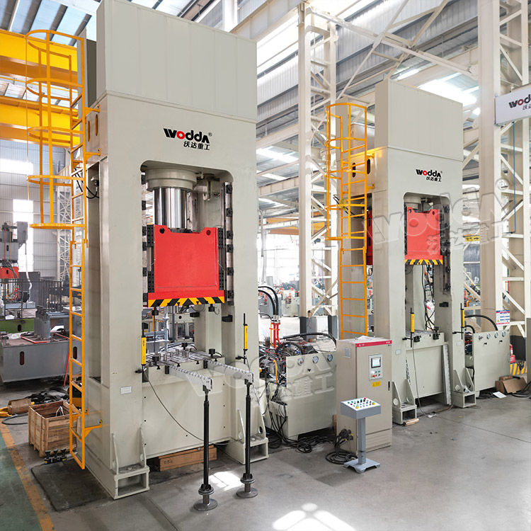 630噸框架式薄板拉伸液壓機(jī)帶夾模器 630噸框架式薄板拉伸液壓機(jī)帶夾模器