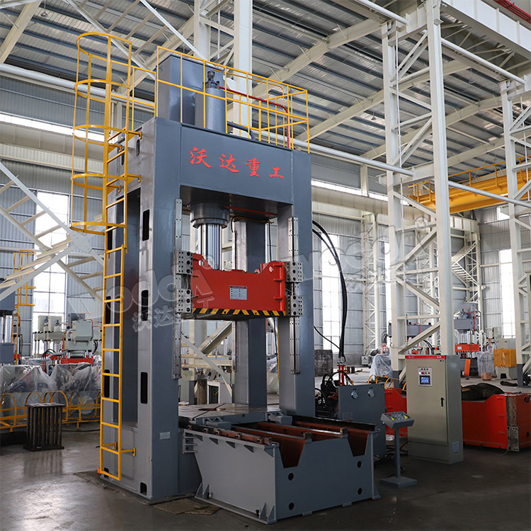 250噸框架式液壓機(jī)帶移動(dòng)工作臺(tái) 250噸框架式液壓機(jī)帶移動(dòng)工作臺(tái)