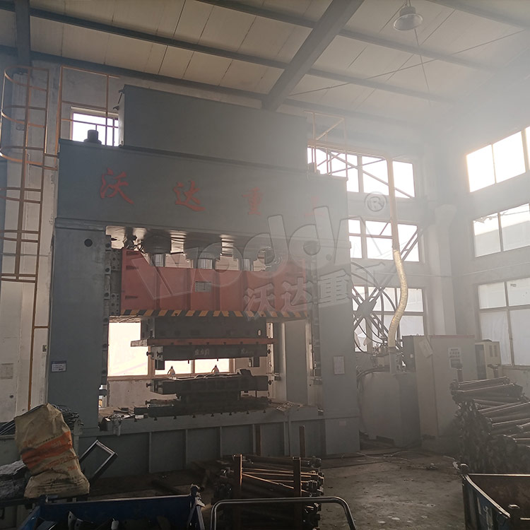 1000噸汽車配件拉伸液壓機(框架式) 1000噸汽車配件拉伸液壓機(框架式)