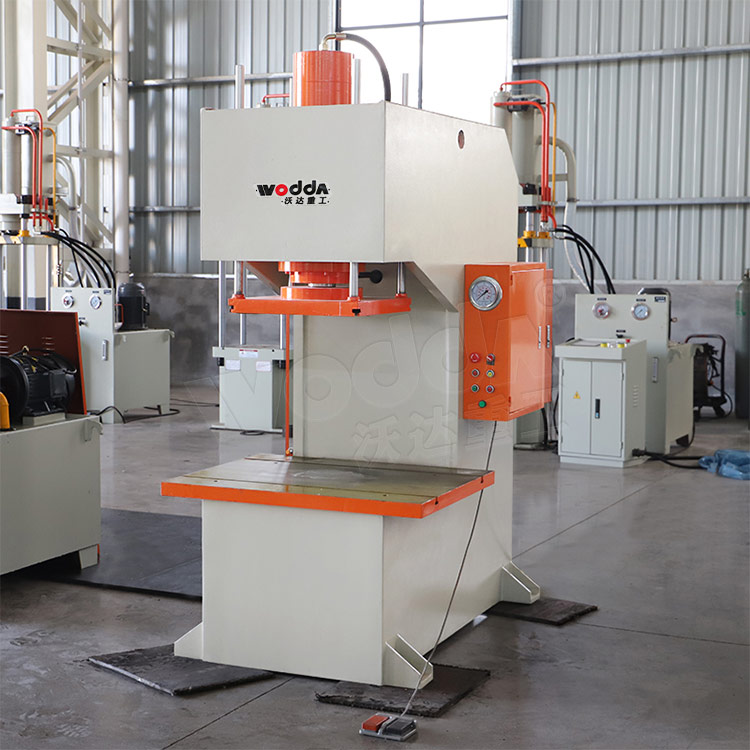 C型63噸單柱液壓機(jī)