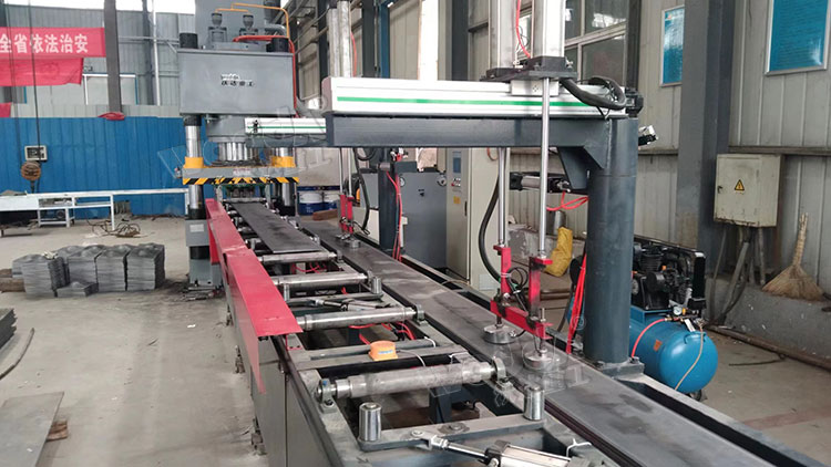 500噸全自動錨桿托盤生產線客戶現場 500噸全自動錨桿托盤生產線客戶現場