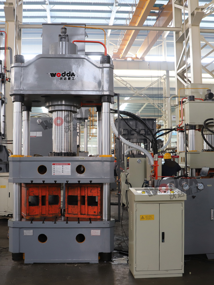 315噸國標(biāo)四柱液壓機(jī) 315噸國標(biāo)四柱液壓機(jī)