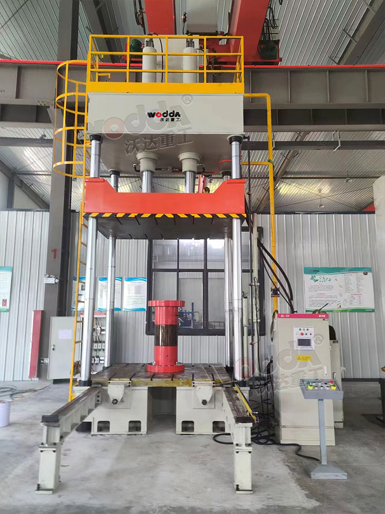 200噸四柱液壓機帶移動工作臺客戶現場 200噸四柱液壓機帶移動工作臺客戶現場