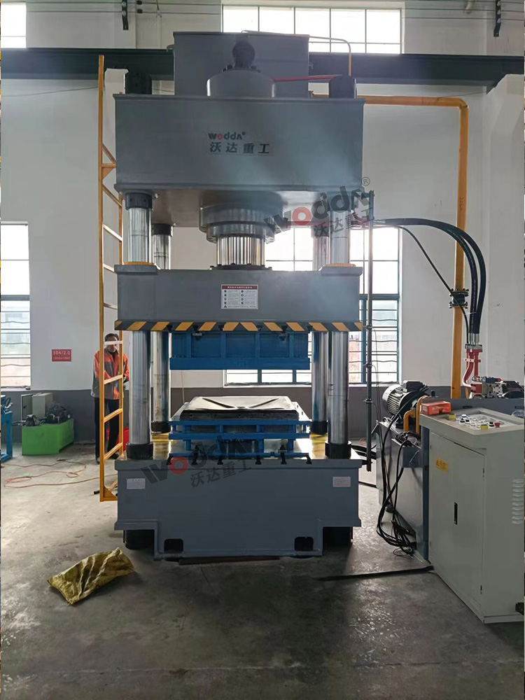 500噸不銹鋼米字形水箱板拉伸機 500噸不銹鋼米字形水箱板拉伸機