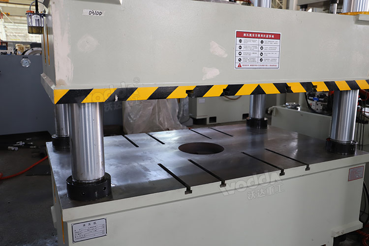 315噸三梁四柱液壓機細節（2）