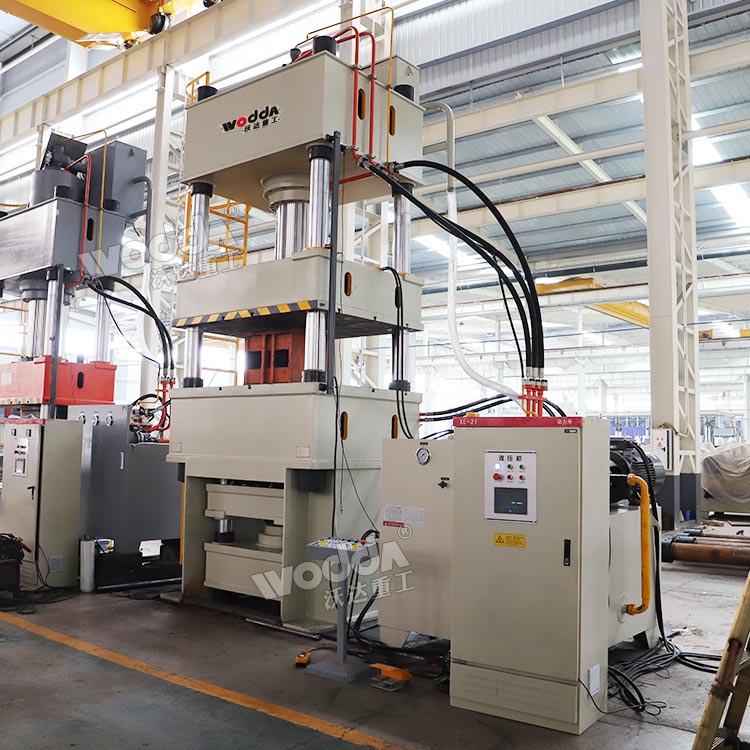 500噸三梁四柱液壓機(jī) 500噸三梁四柱液壓機(jī)