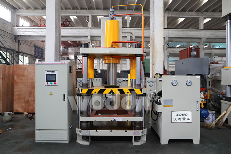 100T四梁四柱液壓機 100T四梁四柱液壓機